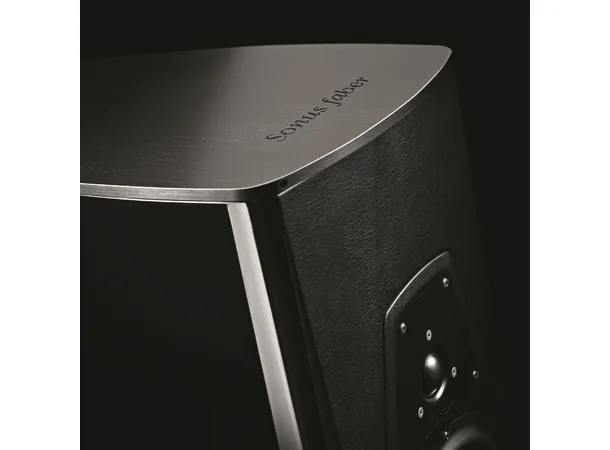Sonus Faber Guarneri Evolution, sort Pianolakk, matt sort topp, inkl. stativ 